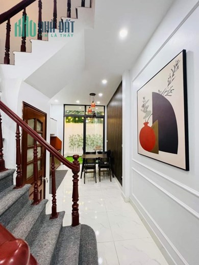 Kinh tế khó khăn cần bán gấp căn nhà 5 tầng để lấy thêm vốn kinh doanh
-	Nhà 5 tầng  x 50m Văn Khê