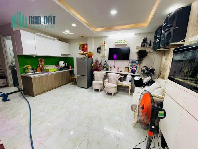 Trần Nhân Tôn Quận 10–Xe Hơi Đến Cửa-10mRaMặt Tiền-2Tầng 42M2-Nhỉnh 3TỶ