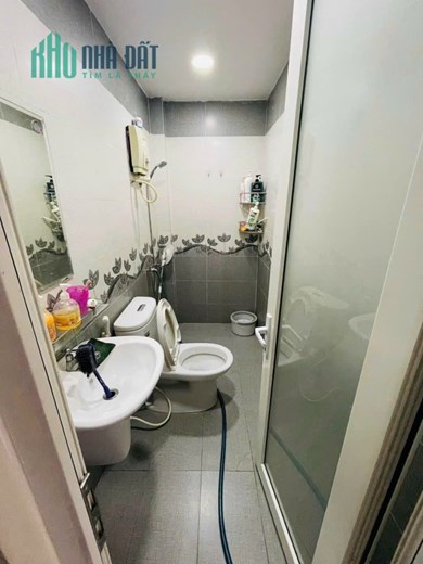 Trần Nhân Tôn Quận 10–Xe Hơi Đến Cửa-10mRaMặt Tiền-2Tầng 42M2-Nhỉnh 3TỶ
