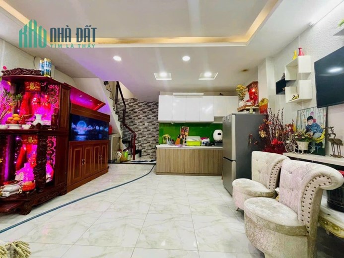 Trần Nhân Tôn Quận 10–Xe Hơi Đến Cửa-10mRaMặt Tiền-2Tầng 42M2-Nhỉnh 3TỶ
