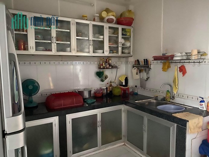 Nhà ô tô tới cửa, chỉ 4.1 tỷ, cách mặt tiền 10m.