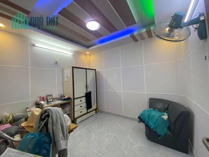 Nhà ô tô tới cửa, chỉ 4.1 tỷ, cách mặt tiền 10m.