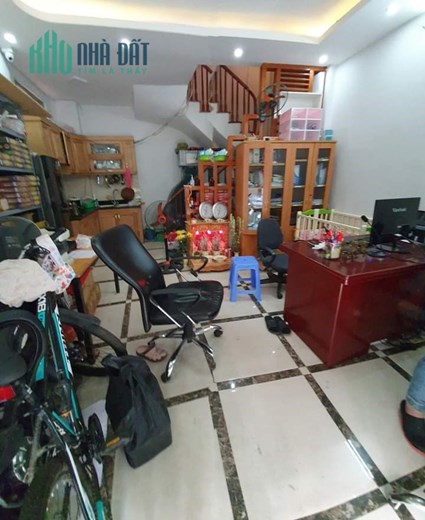 Bán nhà Thịnh Liệt, thiết kế hiện đại, ô tô đỗ cửa, tầng 1 30m2, tầng 2 32m2. Giá 2,75 tỷ.