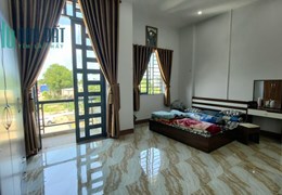 địa điểm vàng! Nhà 1 Trệt 1 Lầu gần Cửa khẩu Mộc Bài.