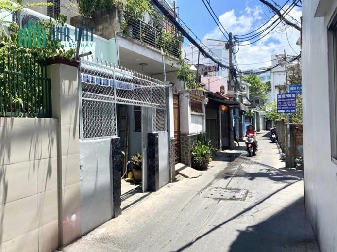 BÁN NHÀ TÂN BÌNH HXH 70M2 NỞ HẬU 4,4 M 2 TẦNG TIỆN XÂY CHDV PHẠM VĂN HAI 5.7 TỶ.