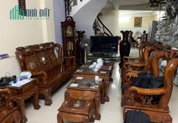 Mặt Tiền Kinh Doanh, Tân Phú, 4 Tầng. Hơn 100m2, Ngang 5m Cần Bán Gấp.