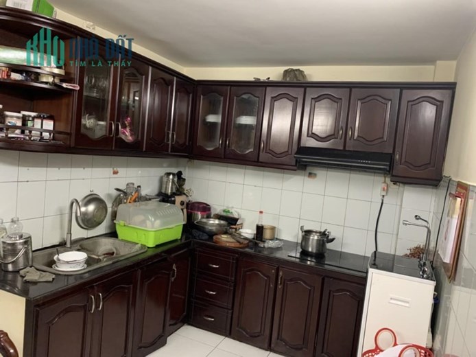 Mặt Tiền Kinh Doanh, Tân Phú, 4 Tầng. Hơn 100m2, Ngang 5m Cần Bán Gấp.