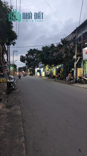 Mặt Tiền Kinh Doanh, Tân Phú, 4 Tầng. Hơn 100m2, Ngang 5m Cần Bán Gấp.