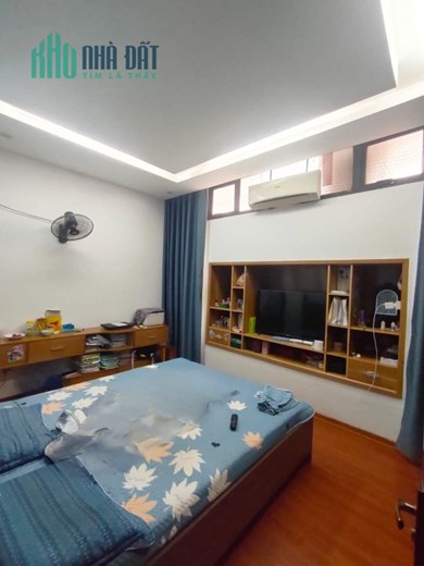 Bán gấp nhà Dịch  Vụ khu D cổng KĐT Đô Nghĩa – Hà Đông 
                  50m x 5 tầng x 5 tỷ hơn
