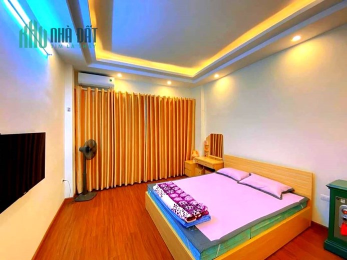 Bán nhà ngõ 72 Dương Quảng Hàm, Cầu Giấy, 40m2, 5 tầng, ô tô đỗ 10m, giá 6.5 tỷ