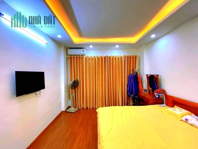Bán nhà ngõ 72 Dương Quảng Hàm, Cầu Giấy, 40m2, 5 tầng, ô tô đỗ 10m, giá 6.5 tỷ