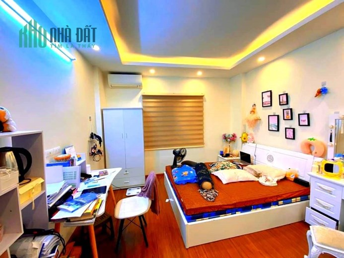 Bán nhà ngõ 72 Dương Quảng Hàm, Cầu Giấy, 40m2, 5 tầng, ô tô đỗ 10m, giá 6.5 tỷ