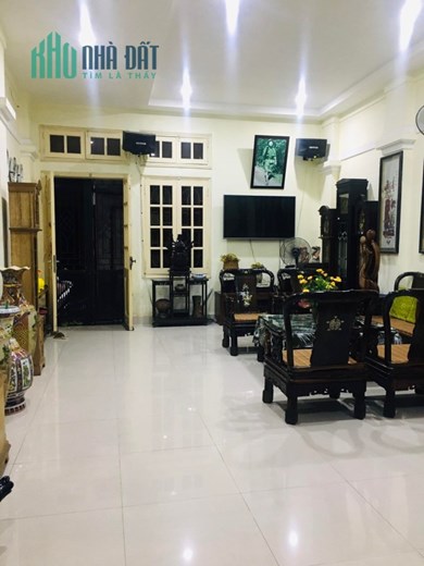 Đại La, Hai Bà Trưng, nhà đẹp ở ngay, ba bước ra phố, mặt tiền rộng, 46m2,  5 tầng , chỉ 4 tỉ 8.
