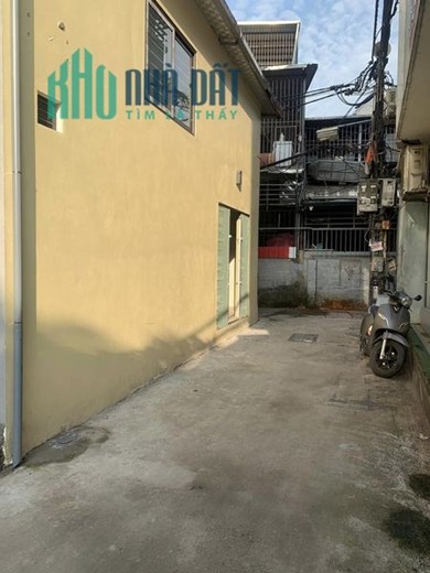 Cho thuê nhà cấp 4 diện tích 40m2, gác lửng 20m2 tại Thượng Thanh, Long Biên