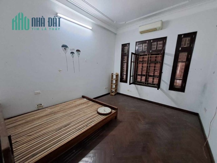 Cho thuê nhà nguyên căn, hộ gia đình, ở nhóm, 50m2, 5T, 4m. 6N, 11 tr, Thụy Khuê.
