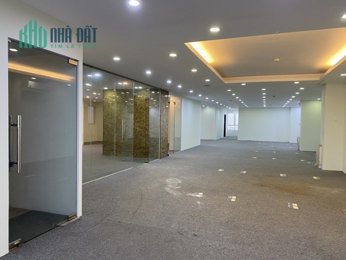 Cho thuê văn phòng chuyên nghiệp giá rẻ nhất quận Ba Đình: 270m2 và 430m2, miễn các loại phí dịch vụ