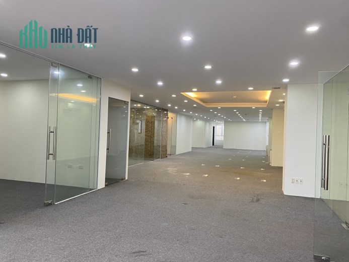 Cho thuê văn phòng chuyên nghiệp giá rẻ nhất quận Ba Đình: 270m2 và 430m2, miễn các loại phí dịch vụ