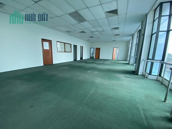 Cho thuê văn phòng chuyên nghiệp giá rẻ nhất quận Ba Đình: 270m2 và 430m2, miễn các loại phí dịch vụ