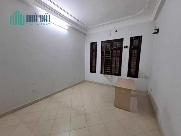 Cho thuê nhà nguyên căn, hộ gia đình, ở nhóm, 50m2, 5T, 4m. 6N, 11 tr, Thụy Khuê.