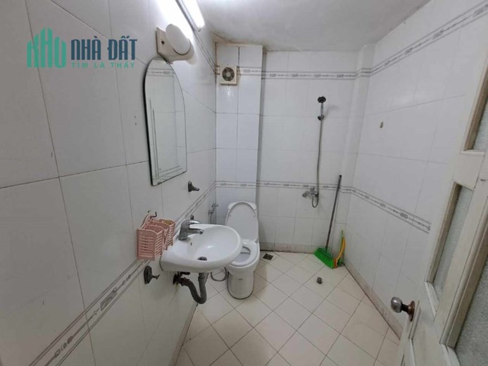 Cho thuê nhà nguyên căn, hộ gia đình, ở nhóm, 50m2, 5T, 4m. 6N, 11 tr, Thụy Khuê.