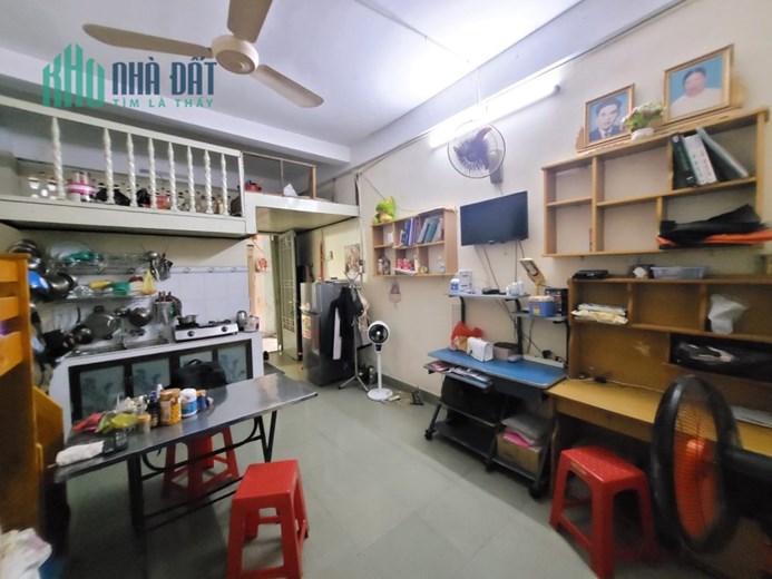 Bán CC Nghĩa Phát, Tân Bình, 24m2, chỉ 830 triệu TL chính chủ.