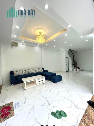 BÁN NHÀ CỰ LỘC THANH XUÂN HÀNG XÓM ROYAL, 42M2 5 TẦNG NHỈNH 4 TỶ NGÕ THÔNG
