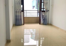 Căn nhà 4 tầng thuê trung tâm Quận 10, đường Nguyễn Tri Phương, hẻm ô tô, giá chỉ 20 triệu/tháng