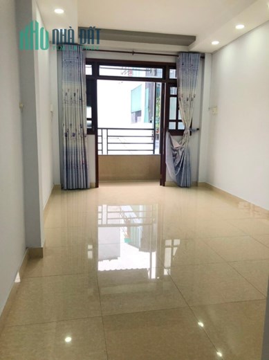 Căn nhà 4 tầng thuê trung tâm Quận 10, đường Nguyễn Tri Phương, hẻm ô tô, giá chỉ 20 triệu/tháng