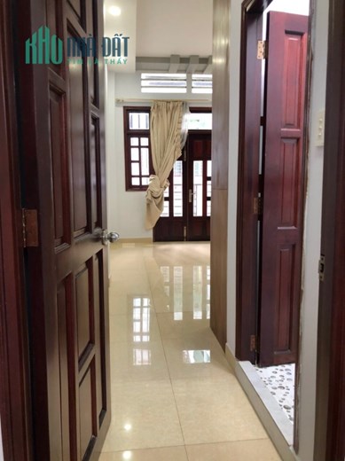 Căn nhà 4 tầng thuê trung tâm Quận 10, đường Nguyễn Tri Phương, hẻm ô tô, giá chỉ 20 triệu/tháng