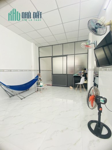 Bán nhà ngộp Hàn Hải Nguyên Quận 11 2 tầng BTCT gần HXH 28m2 chỉ nhỉnh 4 tỷ