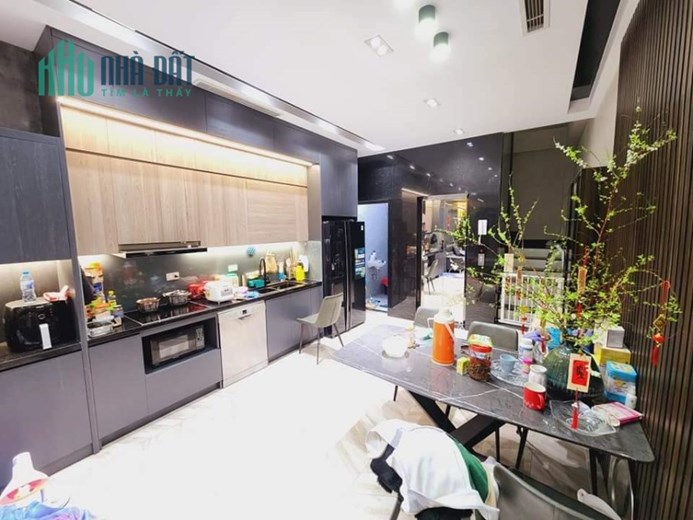 3 tỷ sở hữu 30m2 nhà 6 tầng Xã Đàn 15m ô tô, Nhà Khung chắc chắn dân xây