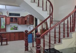 Bán nhà ngõ 464 Chợ Hàng Mới, diện tích 50m 3 tầng, GIÁ 2.5 tỉ sân cổng riêng