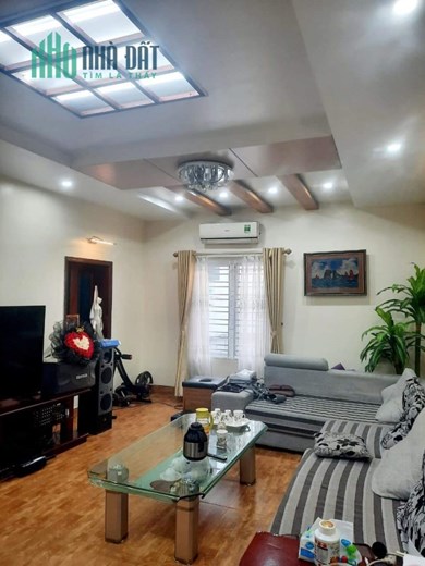Bán nhà mặt đường Trại Lẻ, diện tích 98m 3 tầng, GIÁ 6.7 tỉ vị trí đẹp