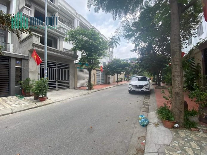 Bán nhà mặt đường Đặng Ma La, diện tích 92m 4 tầng GIÁ 7.5 tỉ mới đẹp