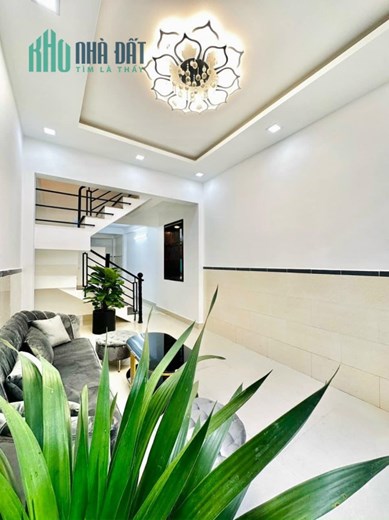 BÁN GẤP NHÀ 3 TẦNG, TÂN QUY, RỘNG 8,3M BỀ THẾ  CHỈ 6 TỶ NHỎ