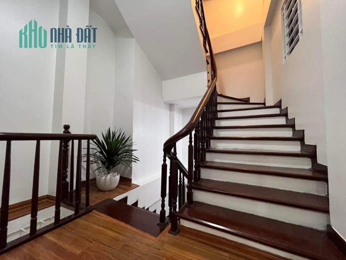 Chủ Mót! Lô góc Trần Duy Hưng, mới, thông, KD, ba gác tránh, oto gần, 42m2 x 5T, chỉ 4.9 tỷ