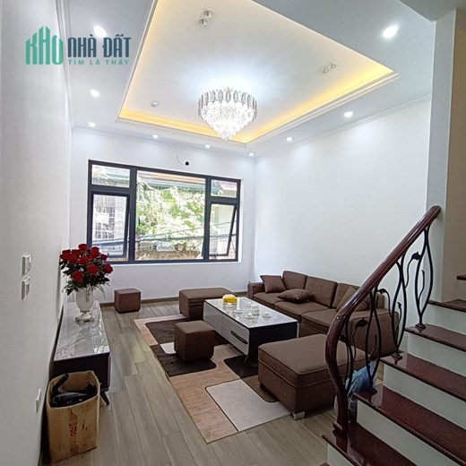 Bán nhà Phan Văn Trường Cầu Giấy 5 tầng chỉ 12 tỷ , mua bán nhà riêng Cầu Giấy giá rẻ!
