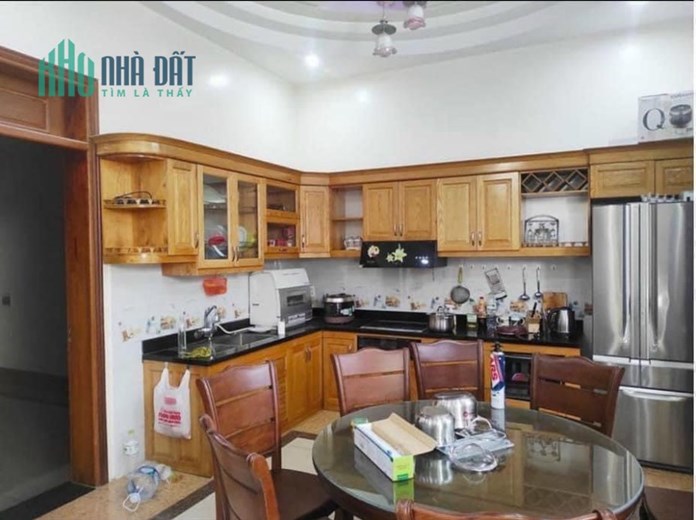 Cho Thuê Biệt thự 160 M Văn Cao full Đồ 20tr