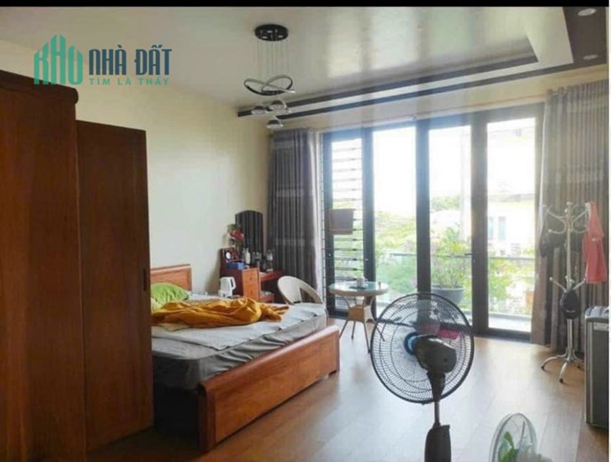 Cho Thuê Biệt thự 160 M Văn Cao full Đồ 20tr