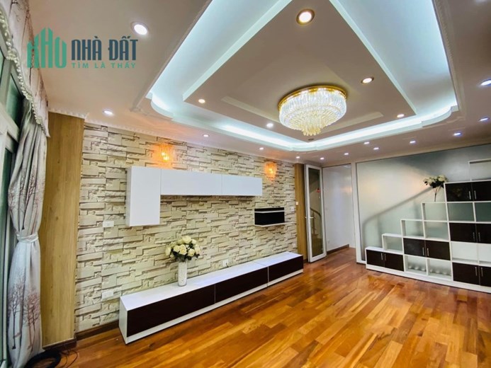 ⚜️ Bán nhà Mặt Phố Nhân Hòa,Thanh Xuân, 65m2 6T MT 4m, Chỉ 17.6 Tỷ ⚜️