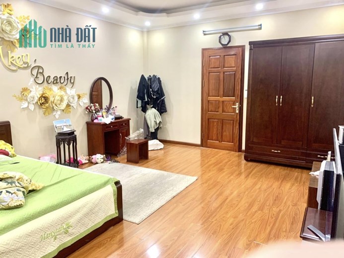 ⚜️ Bán nhà Mặt Phố Phùng Hưng, Hoàn Kiếm, 105m2 C4 MT 5m, Chỉ 15.8 Tỷ ⚜️