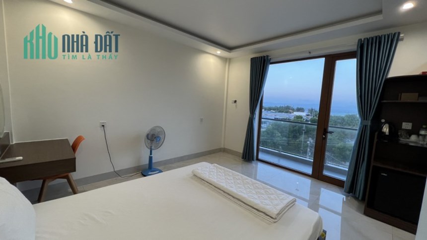 GẤP Khách sạn Vân Phong Khánh Hòa, 35 phòng, diện tích sử dụng 1.470m2, 100% công suất