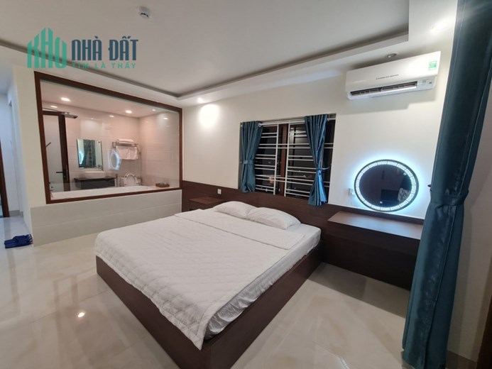 GẤP Khách sạn Vân Phong Khánh Hòa, 35 phòng, diện tích sử dụng 1.470m2, 100% công suất