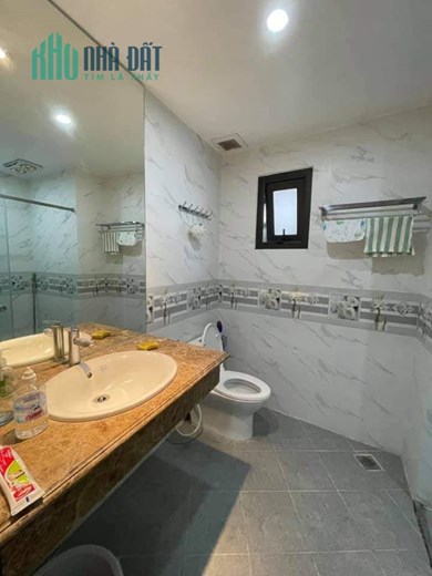 Bán biệt thự 109m2 phố Nghi Tàm, Tây Hồ Thang máy Nội thất Nhập 10m Ô tô đua 19.6 Tỷ