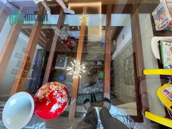 Bán nhà 105m2 phố Nghi Tàm, Tây Hồ Thang máy Nhập Nội thất Nhập 10m Ô tô đua 19.5 Tỷ