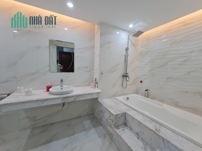 Bán biệt thự 105m2 phố Nghi Tàm, Tây Hồ Thang máy Đẳng cấp Đại gia 2 Ô tô đua 10m 19.8 Tỷ