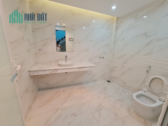 Bán biệt thự 108m2 phố Nghi Tàm, Tây Hồ Thang máy Nội thất Châu Âu 10m 2 Ô tô 19.8 Tỷ