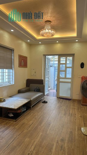 Bán biệt thự 109m2 phố Nghi Tàm, Tây Hồ Thang máy Nội thất Châu Âu 2 Ô tô tránh 10m 19.8 Tỷ