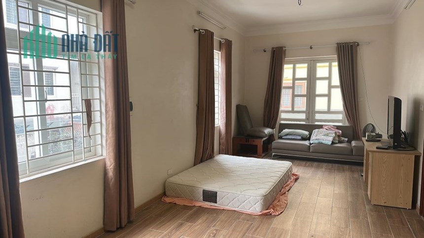 Bán biệt thự 109m2 phố Nghi Tàm, Tây Hồ Thang máy Nội thất Châu Âu 2 Ô tô tránh 10m 19.8 Tỷ