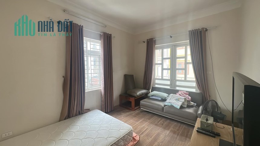 Bán nhà 108m2 phố Nghi Tàm, Tây Hồ Thang máy Nhập Nội thất Đẳng cấp 10m 2 Ô tô đua 19.9 Tỷ